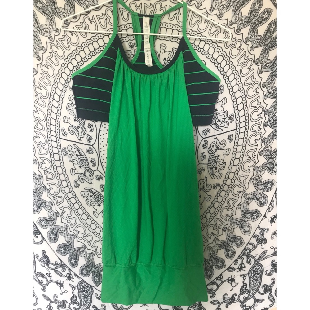 Lulu lemon navy&green tank w/ built in bra